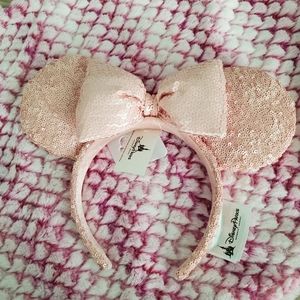 Pink Minnie Mouse ears
